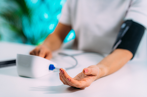 blood-pressure-self-testing-home.jpg blood-pressure-self-testing-home.jpg